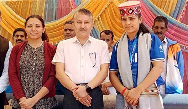एशियन गेम्स की स्वर्ण पदक विजेता भावना ठाकुर सम्मानित